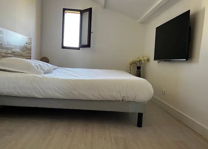 Mare Bellu Agosta Apartment *
